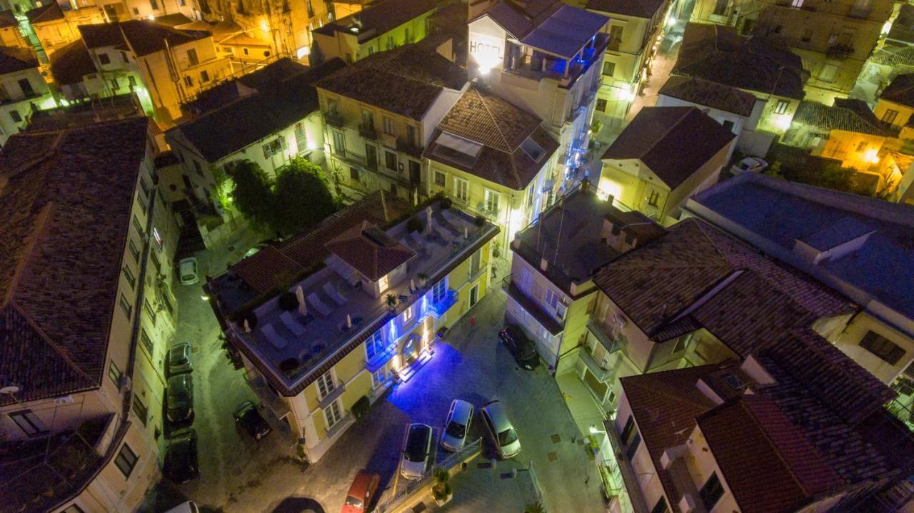 Piccolo Grand Hotel بيتسو المظهر الخارجي الصورة